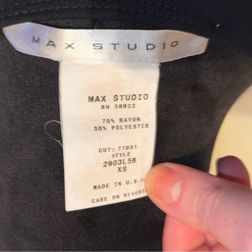 MAX STUDIO BLACK SLEEVELESS DRESS - Picture 3 of 5